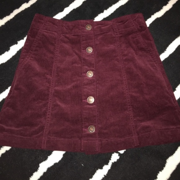 F21 Burgundy corduroy button up skirt - Picture 2 of 8
